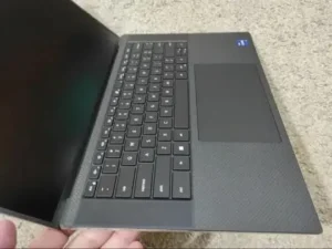 Laptop Dell XPS 15 – 12th Gen i7 (12700H) | RTX 3050 4GB | 16GB DDR5
