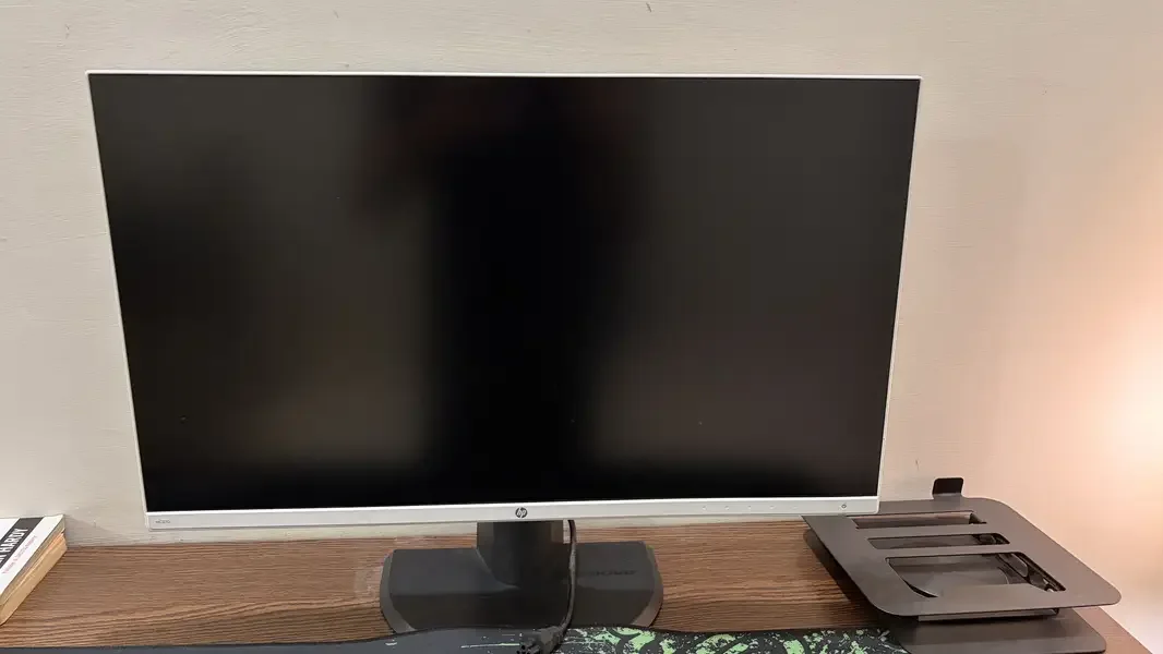 HP HC270 27-Inch QHD Monitor borderless
