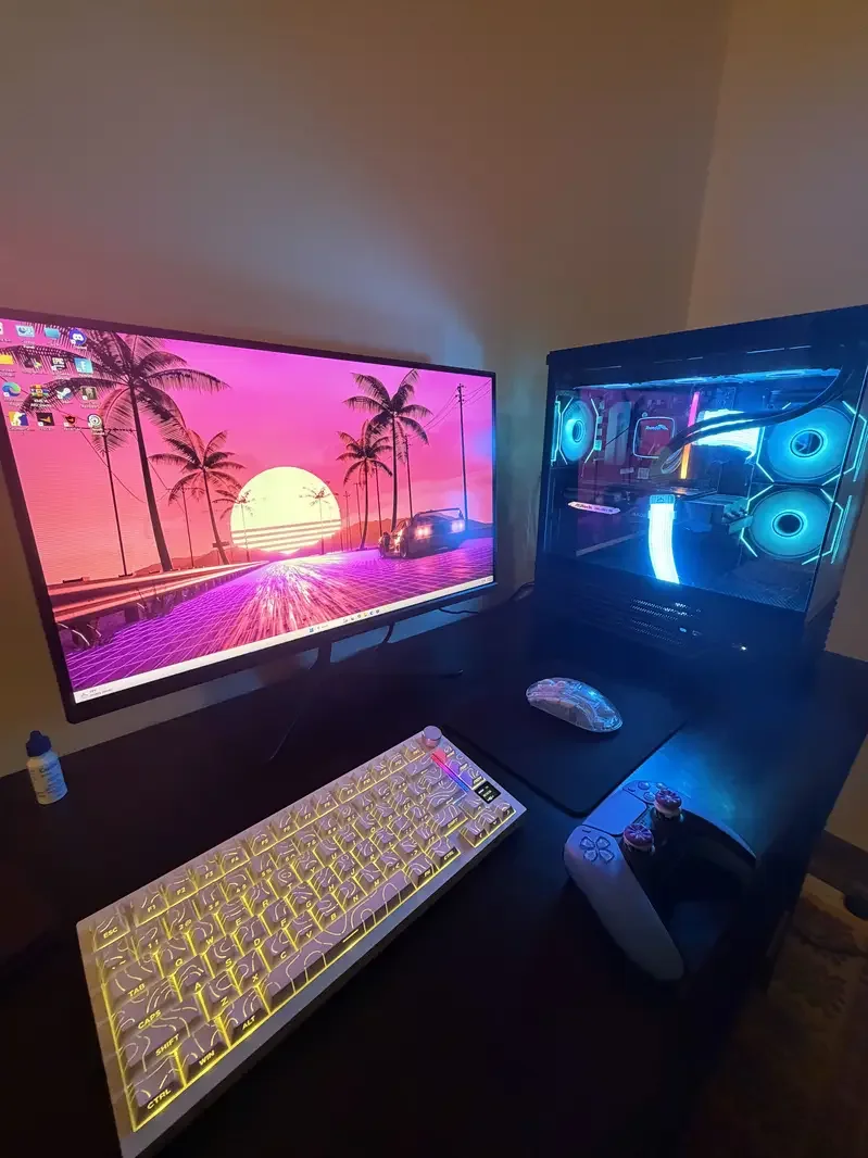 Gaming PC + Setup | Ryzen 5 7600 | 16GB DDR5 RAM | RX 6800 16GB